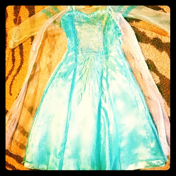 Elsa dress frozen 2